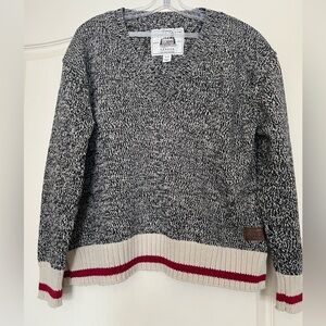 Roots Cabin V-Neck Sweater | Size Medium | Cozy Classic 🇨🇦
